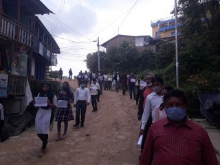 हत्याको बिरोधमा खोटाङका दलित संघसंगठनले लकडाउनमै गरे विरोध ¥याली प्रदर्शन