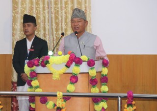 माछा मार्न पठाए तर माखो मार्न सकेनौं ः सांसद राई