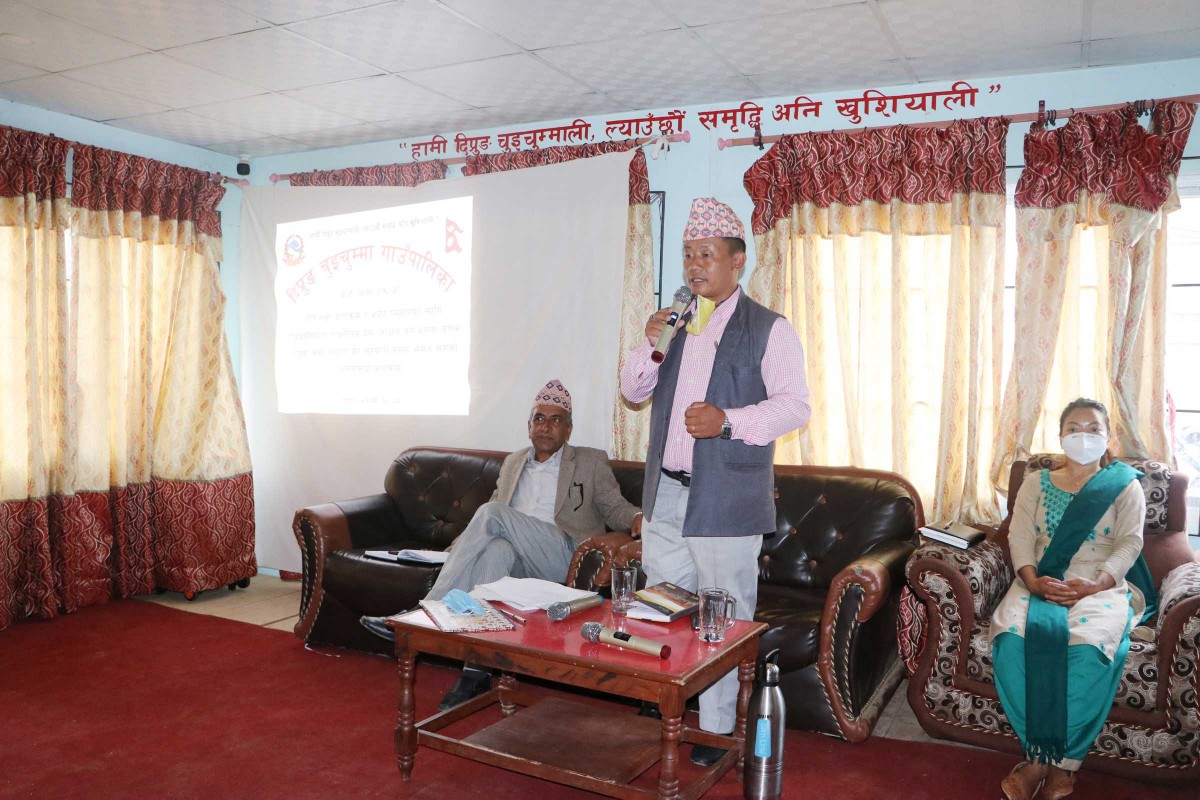 नीति तथा कार्यक्रमका लागि परामर्श लिँदै खोटाङको दिप्रुङ चुईचुम्मा गाउँपालिका