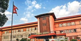 संसद् विघटनविरुद्ध परेका रिटकाे सुनुवाइ प्रधानन्यायाधीश चोलेन्द्रशमशेरको एकल इजलासमा