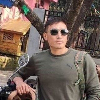 विद्यालयलाई भारतीय सेनामा कार्यरत युवाको सहयोग
