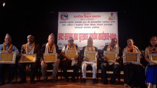 १३ स्रष्टा सम्मानित