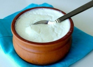 गर्मीमा दही खानुहोस्, यी चार खानेकुरासँग नखानुहोस्,
