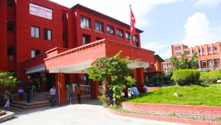 बालबालिका र ज्येष्ठ  नागरिकहरुलाई घरबाहिर ननिस्किन अनुरोध