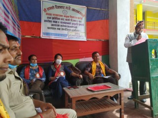 अभिभावकसँग नमूना विद्यालय भगवती दिनानाथ माबिको अन्तरक्रीया