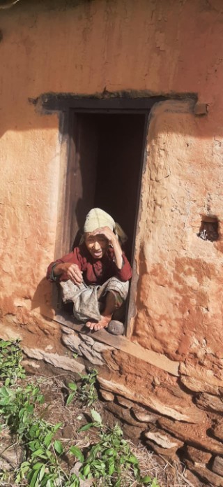 बृद्धालाई बाचुञ्जेल वडाकार्यालयबाट खाना खुवाउने व्यवस्था
