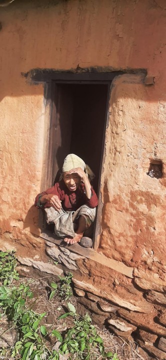 बृद्धालाई बाचुञ्जेल वडाकार्यालयबाट खाना खुवाउने व्यवस्था