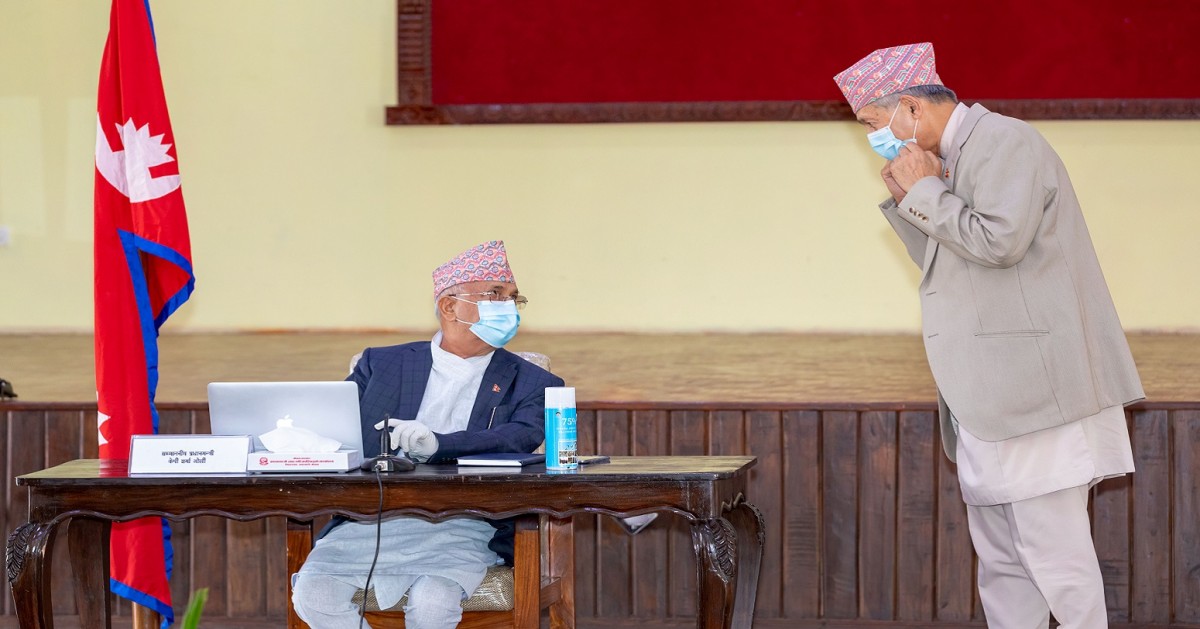 अर्थ र सञ्चारमन्त्री डा. खतिवडाले राजीनामा दिएपछि मन्त्रालयको कार्यभार प्रधानमन्त्रीलाई