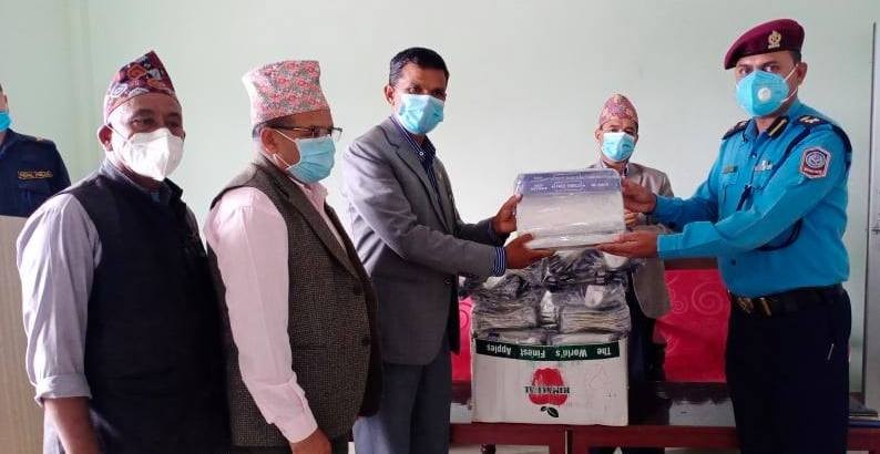 खोटाङका प्रहरीलाई तीन सय थान फेस सिल्ड