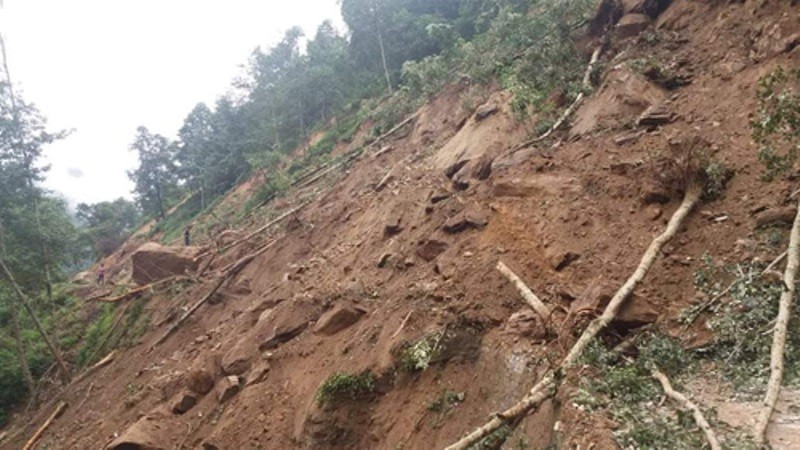 पहिरोले घर पुरिँदा स्याङ्जामा  २ जनाको मृत्यु, ८ जना पुरिर बेपत्ता