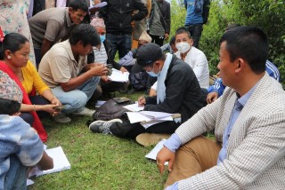 रकम निकासा भएको अढाई महिनापछि किसानको हातमा 