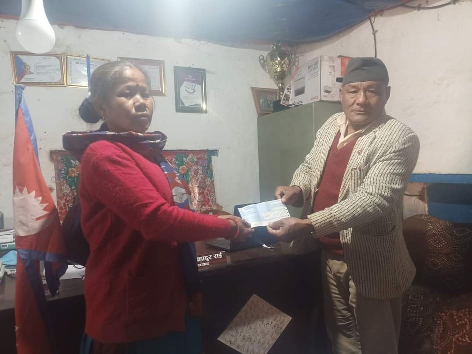 अग्नी पिडितलाई  जन्तेढुंगा गाउँपालिकाको आर्थिक सहयोग