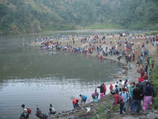 बराहपोखरीमा लाग्ने  एकादशी मेला रोकियो