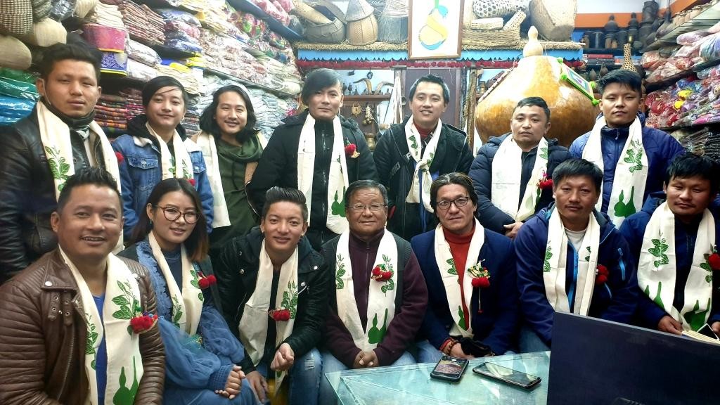 ‘उभौली मेला’ बोलको गीति भिडियो सार्वजनिक कार्यक्रममा गायक जितेन राईलगायत.jpg