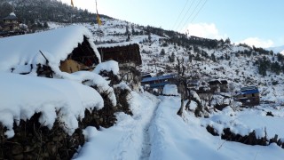 गोरखामा वर्षातसँगै भारी हिमपात