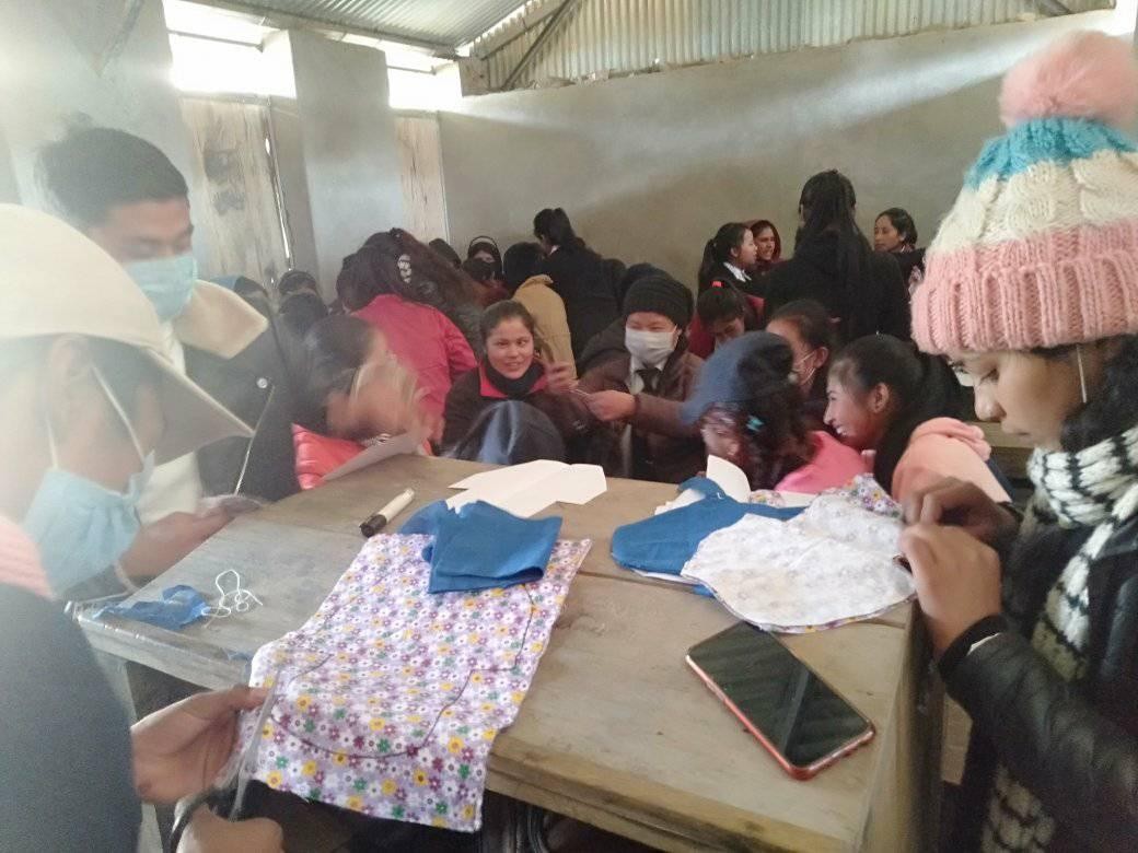 sanitary pad making training photo_khotang.jpg
