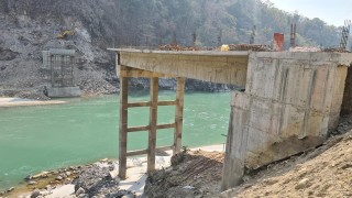 फोक्सिङटार पुलको बिम र स्ल्याव ढलान गर्न समय तालिका, निर्माणस्थल पुगे निर्माण व्यवसायी