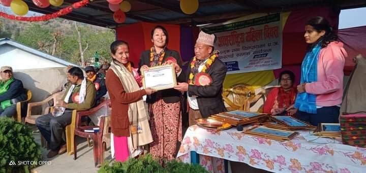 १९ जना महिला कर्मचारी सम्मानित