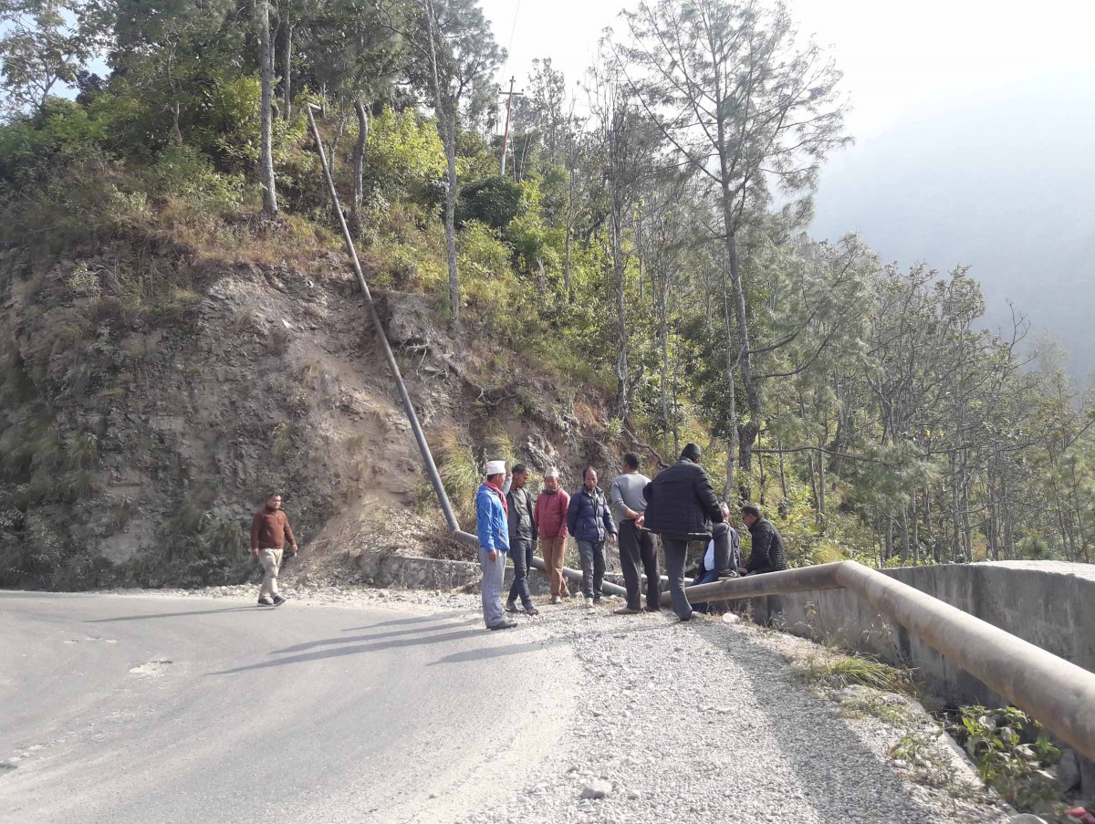 म्याद गुज्रियो, गाउँमा पानी निस्केन