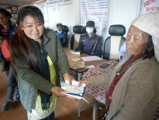 सामाजिक सुरक्षा भत्ता वितरणका लागि साकेलामा शिविर सुरु