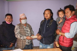 आगलागी पिडित फर्निचर उद्योगीलाई राहत प्रदान