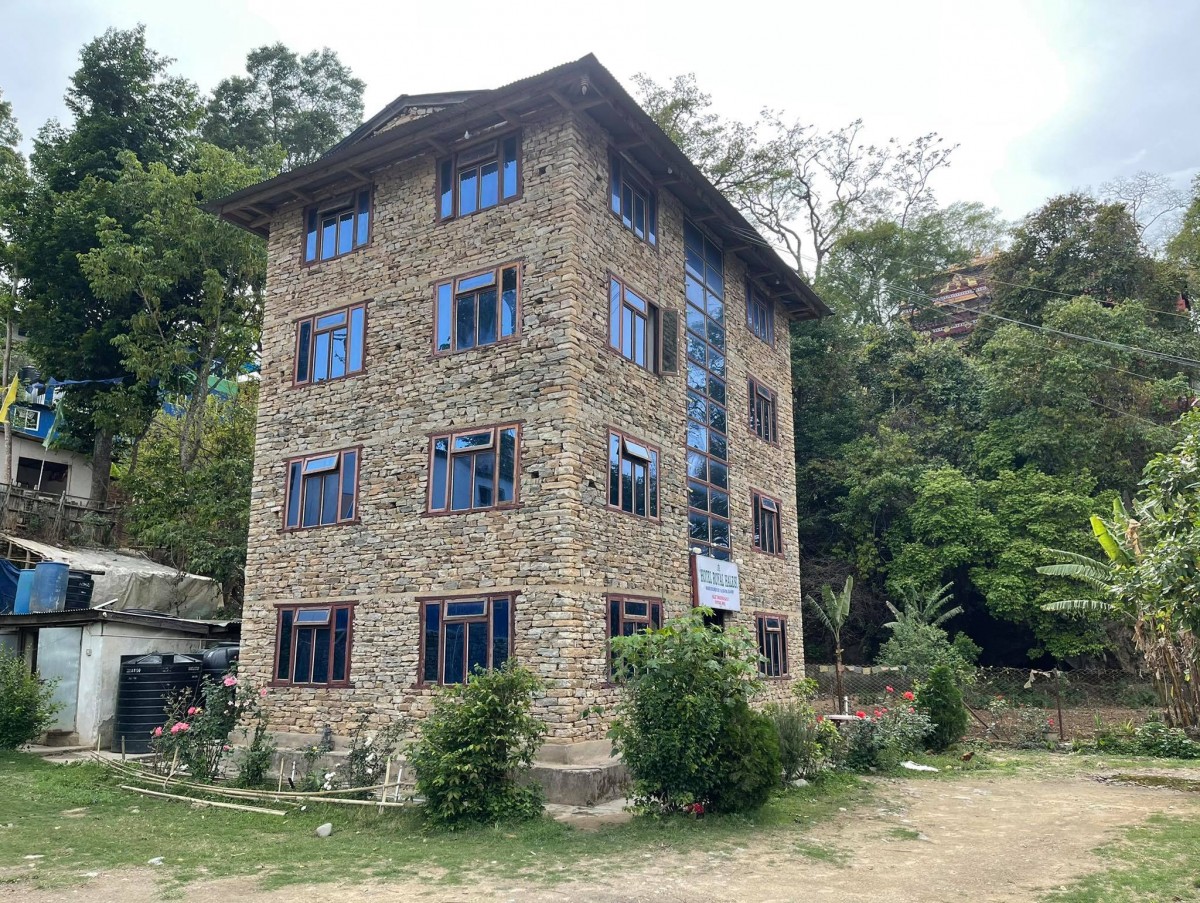 हलेसी तुवाचुङ नगरपालिकाले बनायो होटलमा ३२ बेडको आइसोलेसन सेन्टर