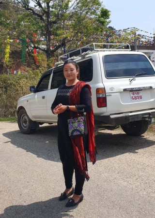 हलेसी तुवाचुङ नगरका उपमेयर राईले एम्बूलेन्स बनाउन आफ्नै गाडी उपलव्ध गराइन्
