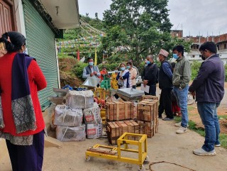 हलेसी तुवाचुङ नगरका ११ आमा समुहलाई कुटानी पिसानी मिल