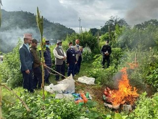 हलेसीमा म्याद नाघेका खाद्य सामग्री नष्ट गरियो