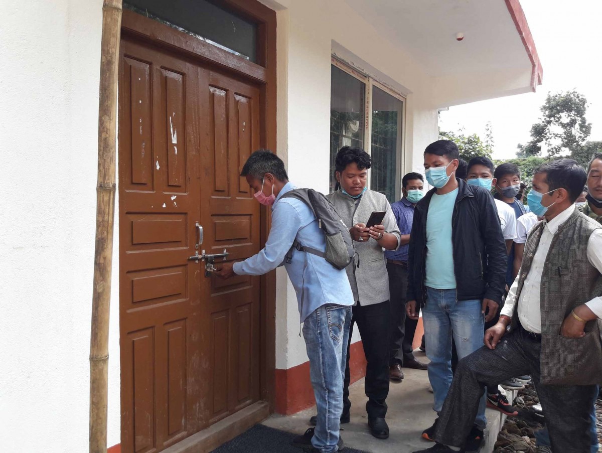 वडा कार्यालय सोल्मामा दोश्रोपल्ट ताला