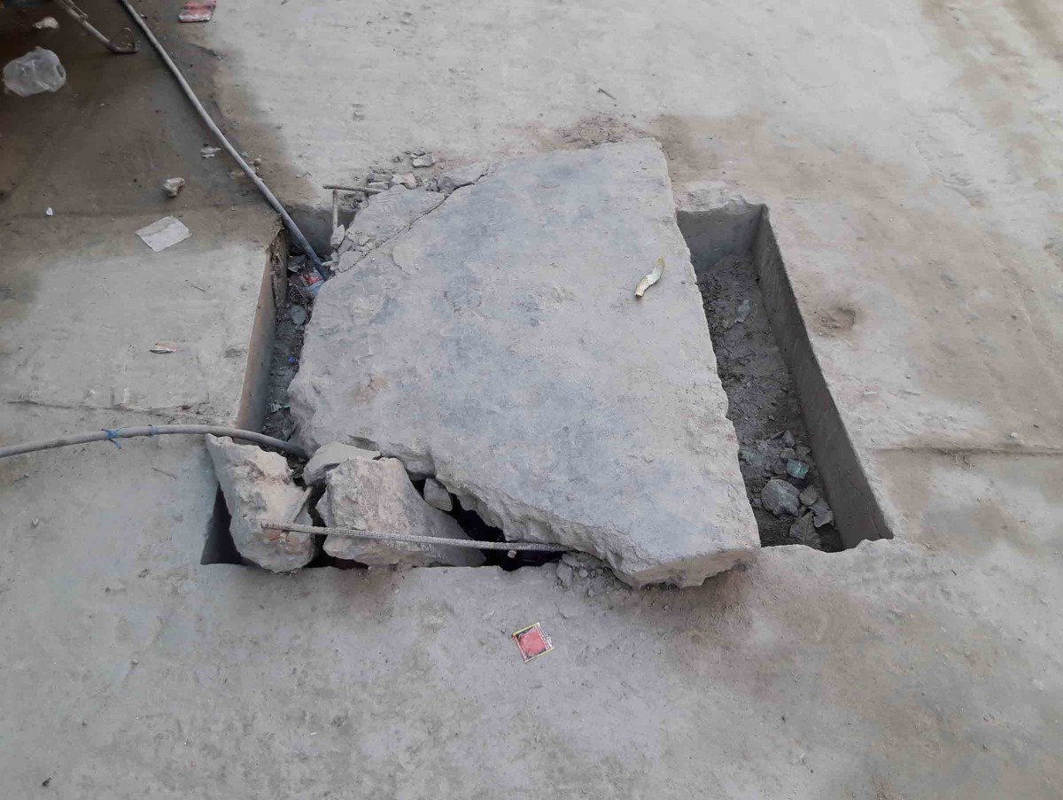 no cover for drain hole photo_khotang3.jpg