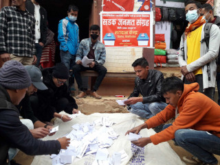 खोटाङमा एमसीसीको विषयमा सडक जनमत संग्रह