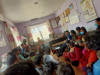 रावाबेँसी : विद्यालयमा शिक्षक दरबन्दी अभाव, अभिभावक गए गाउँपालिकामा डेलीगेसन