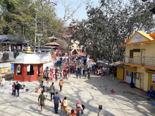 हलेसीमा दुई हप्तामा ४ लाख ४३ हजार भेटी आम्दानी