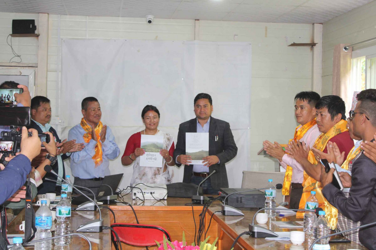 हलेसीगढीको इतिहास समेटिएको पुस्तक तथा वृत्तचित्र सार्वजनिक