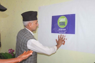 ‘माटो जोगाऔं’ अभियान लिएर दौड सुरु गरेका पुनको यात्रा खोटाङ पुग्यो