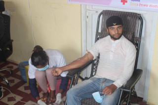 मनोज–झपेन्द्रको स्मृति दिवसमा अनेरास्वबियुको रक्तदान