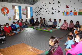 बाल कक्षा कोठाको भित्तामा रंगीबिरंगीका चित्र लेखन