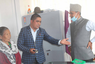 हस्तक्षेप भएको भन्दै वडाध्यक्षले बुझाए नगरपालिकालाई चाँबी