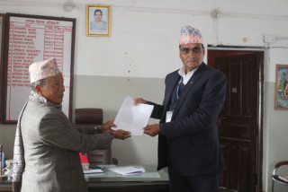 सडक कालोपत्रेमा ढिलासुस्ती हुँदा स्थानीय आजित, ठेक्का तोड्न माग
