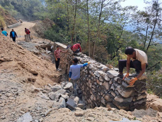 ठेक्का तोड्न सिफारिस गरेपछि चखेवाभञ्ज्याङ–सेखुवा कालोपत्रे सुचारु