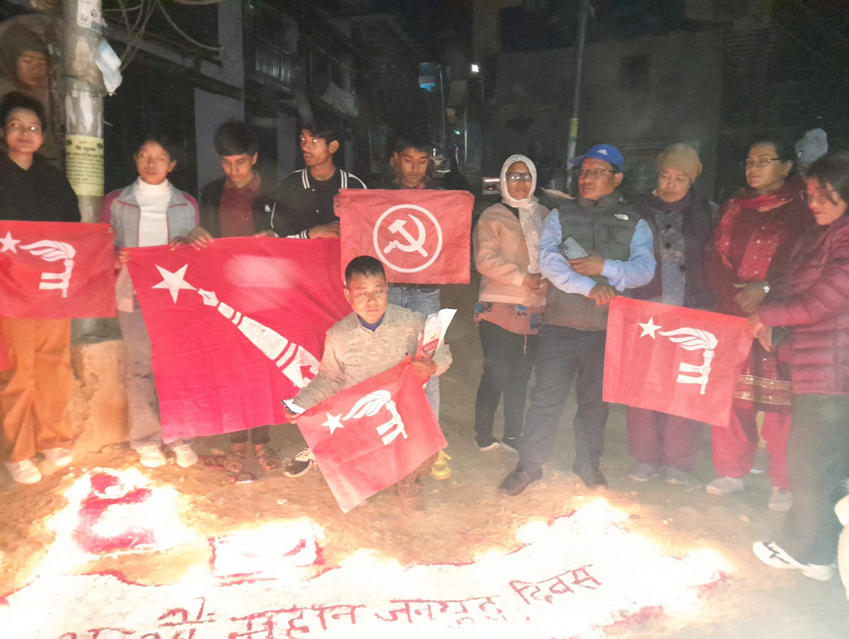 जनयुद्ध दिवशको अबशरमा खोटाङमा दिप प्रज्वलन