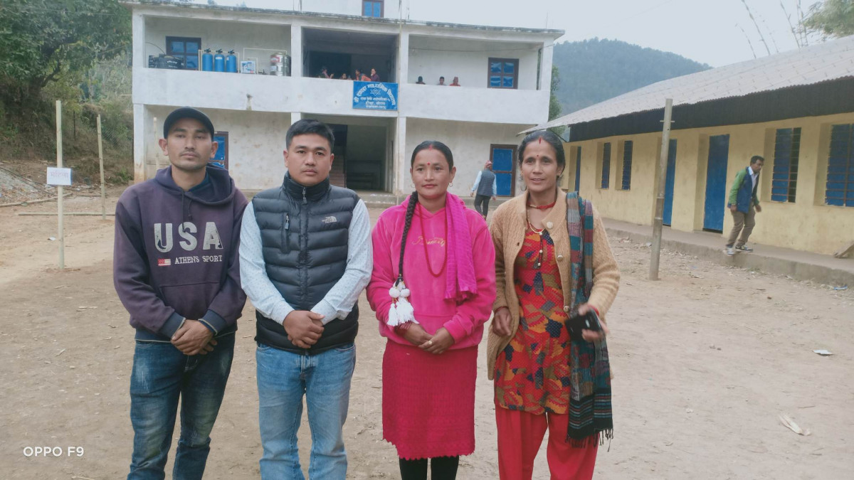 विद्यालय व्यवस्थापन समितिमा दलको लडाई