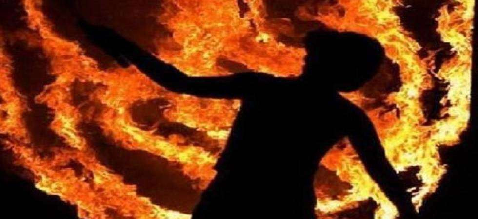 खोटाङः आफ्नो शरीरमा आगो लगाउँदा नेर्पामा एक घाईते