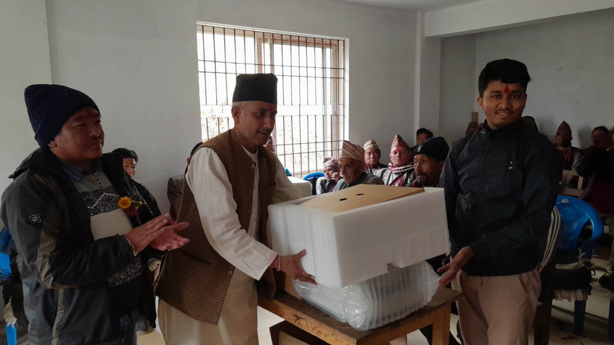 स्वास्थ्यचौकी पाथेकालाई कार्डियाक मनिटर र सेमी अटो एनालाइजर प्रदान