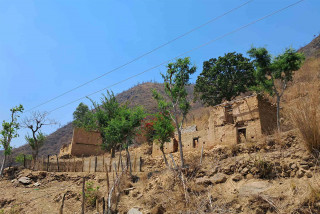 बसाइँ सराइले रित्तियो राजापानी