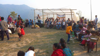 खोटेहाङः सहभोजमा दलित र गैर–दलित सँगै बसे, सँगै खाए