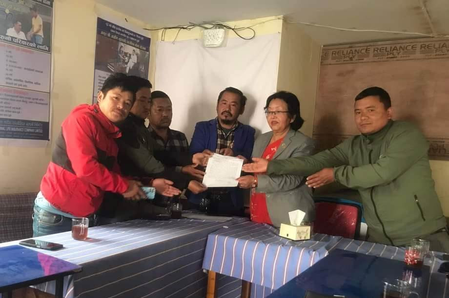 प्रदेशको पुःननामाकरणका लागि सांसद सरस्वती बजिमयलाई संघर्ष समितिको ध्यानाकर्षण