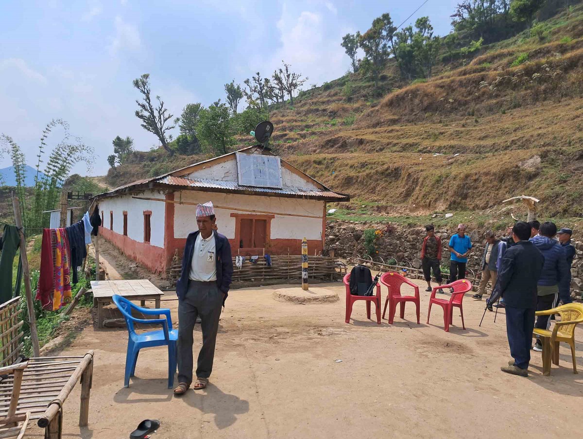 खोटाङ:  वाप्लुखा प्रहरी जिर्ण भवनमा, सेवा प्रवाह कष्टप्रद