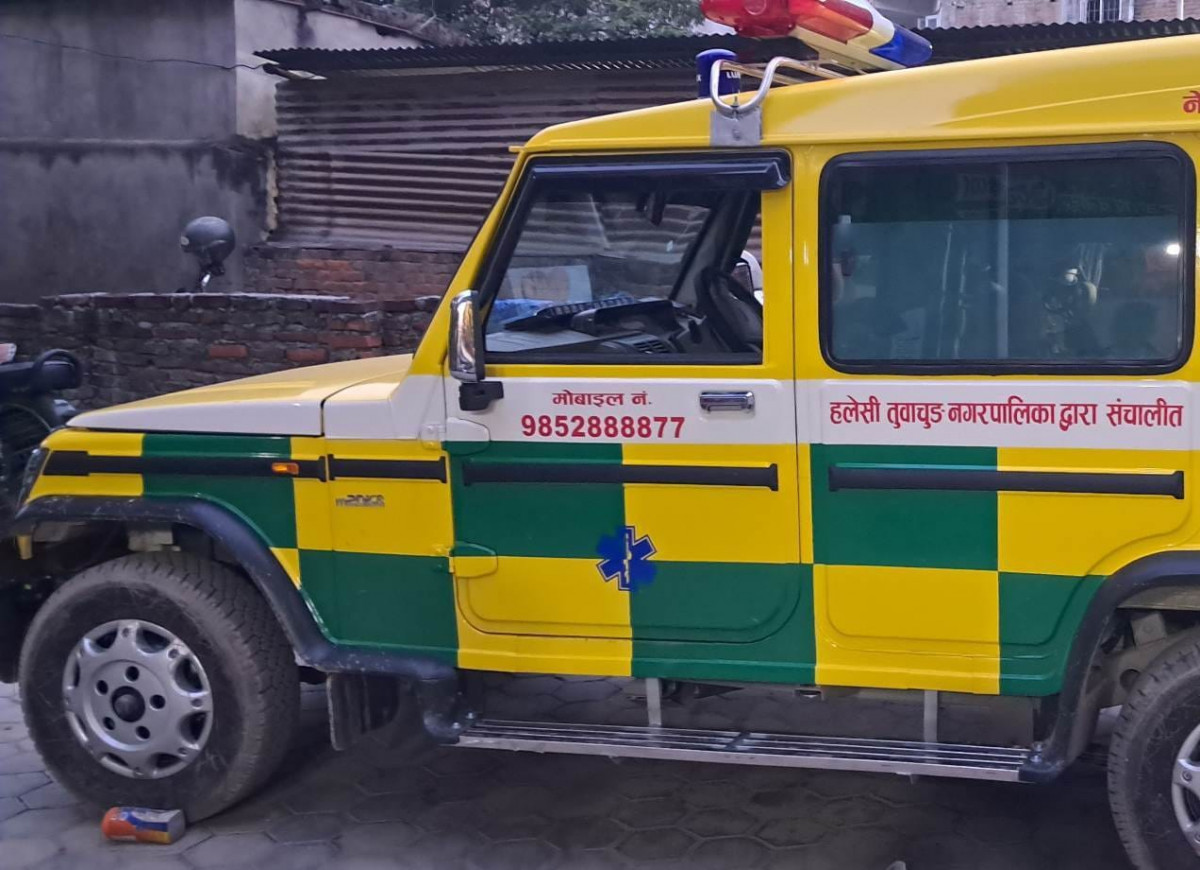 हलेसी तुवाचुङ नगरपालिकामा इएमटि सहितको एम्बूलेन्स सेवा सुरु
